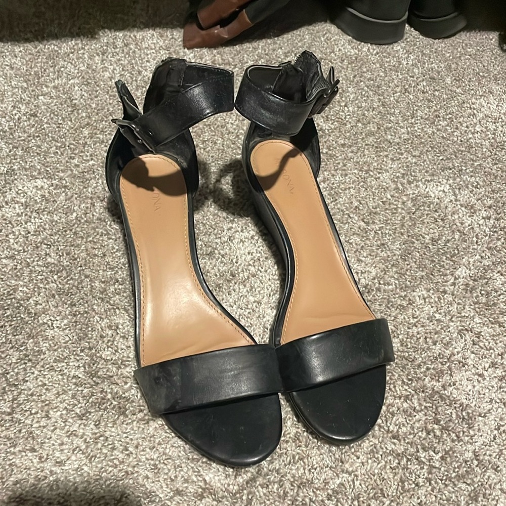 Black Wedges